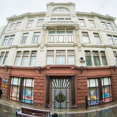 В Москве открылся pop-up store Swatch Sistem51
