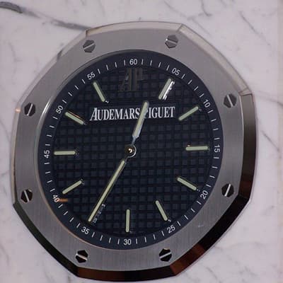 Настенные часы от Audemars Piguet