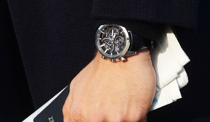 Casio Edifice EQB-500L – «умный» хронограф