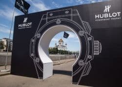 Hublot измерил время гонок по Москве-реке
