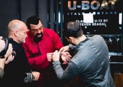 Стивен Сигал представил свою модель U-Boat в Москве