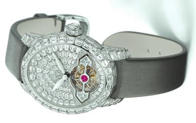 Множество бриллиантов на часах Girard-Perregaux