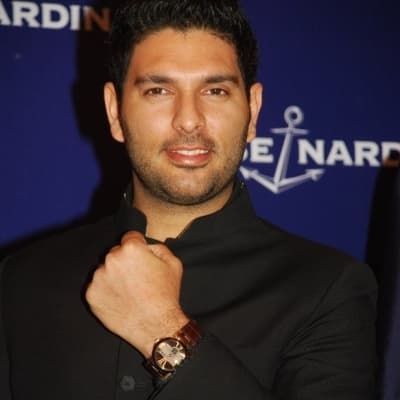 Часы Ulysse Nardin с подписью известного игрока в крикет