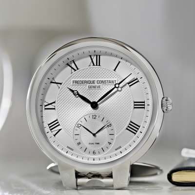 Марка Frederique Constant выпустила настольные часы