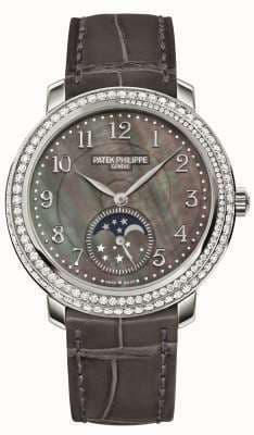 Женственные часы Patek Philippe Ref. 4968