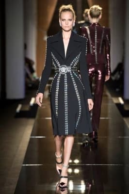 Показ Atelier Versace Jewelry Collection в Париже