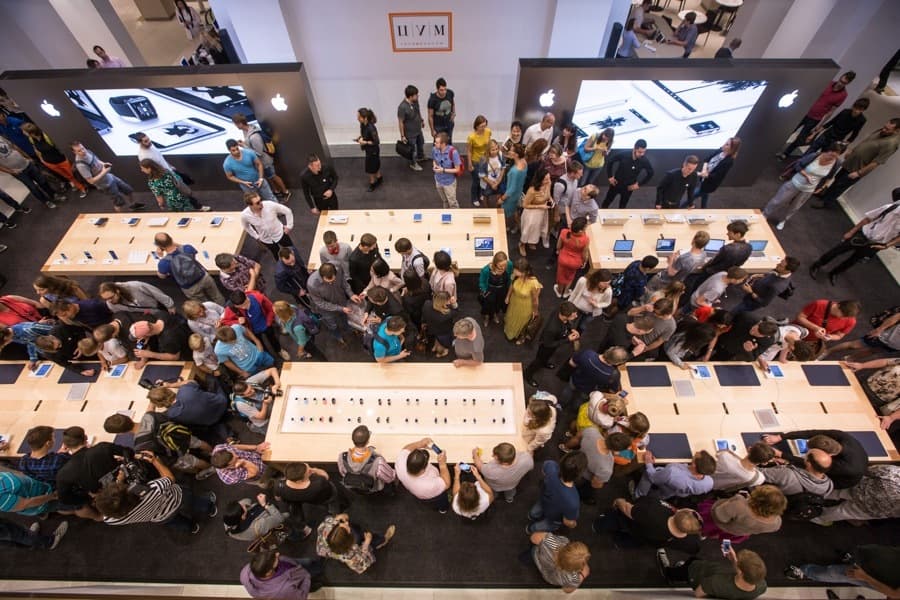В Московском ЦУМе состоялся старт продаж Apple Watch