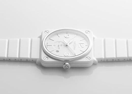 Белая керамика традиционной для Bell & Ross формы