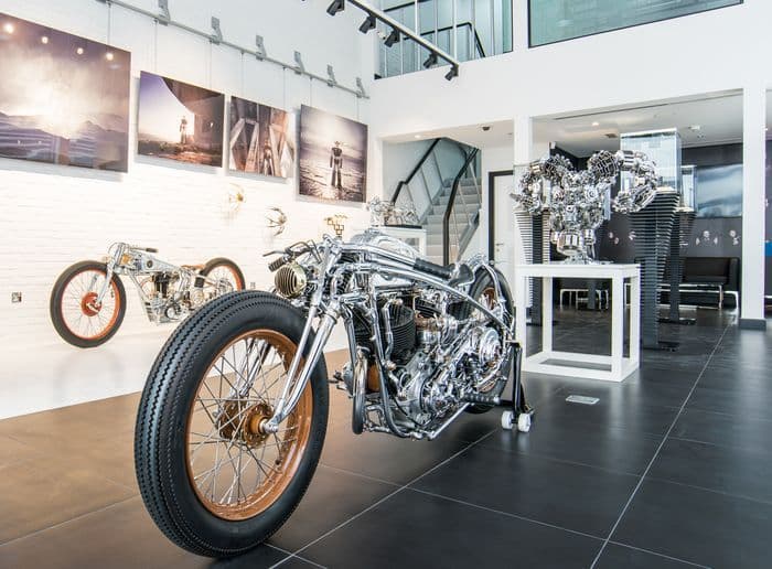 Legacy Machine No1 M.A.D. Dubai от MB&F