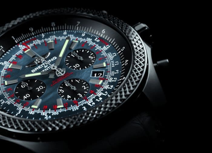 Новая модель Bentley B06 Midnight Carbon от Breitling