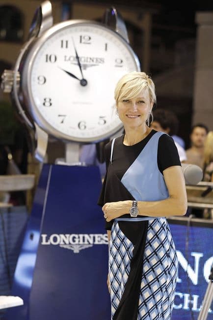 Ингеборга Дапкунайте вручила часы Longines победителю турнира по конкуру