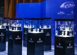 Выставка Rolex, посвященная экспедиции Джеймса Кэмерона