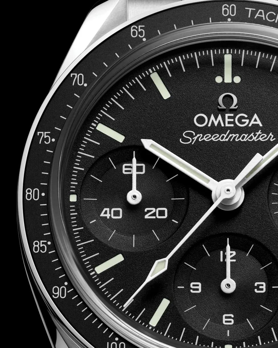 Компактные Omega Speedmaster с черным циферблатом без даты