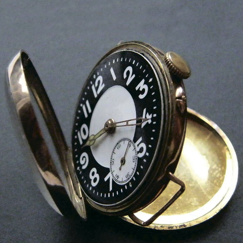Анонимные карманные часы времен Первой мировой войны с припаянными ушками ношения на ремешке