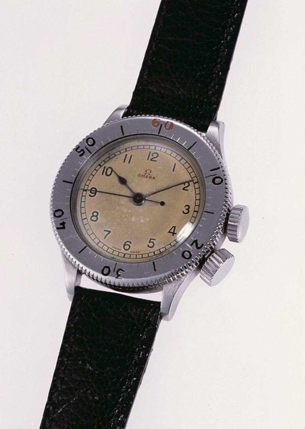 Omega CK2129 с вращающимися рантом, самые распространенные часы среди пилотов RAF начала Второй мировой войны, было выпущено около 2000 экземпляров