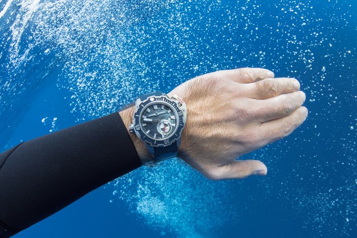 Фредерик Буйль будет снимать подводный мир в часах Ulysse Nardin