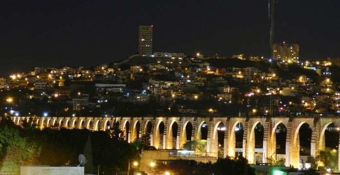 Акведук в Сантьяго-де-Керетаро