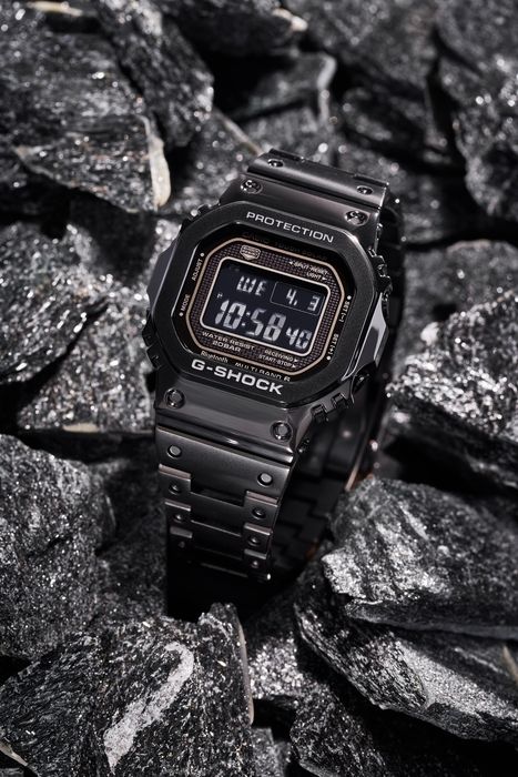 Черные часы G-Shock GMW-B5000GD-1ER