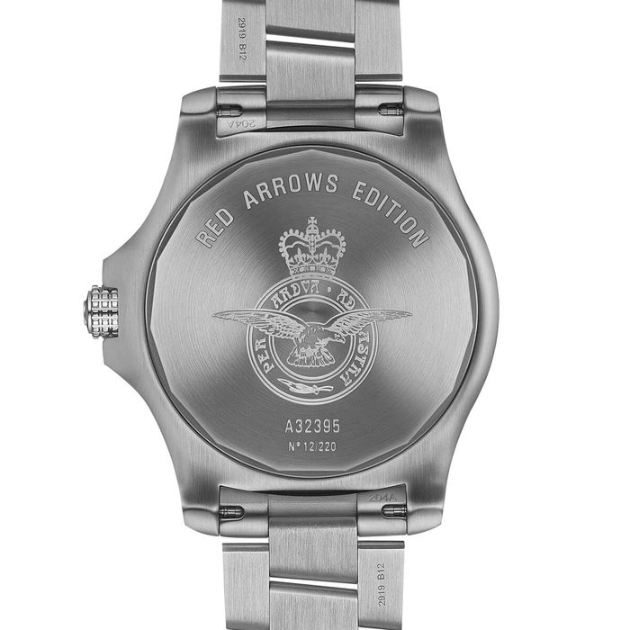 Часы Breitling Avenger Royal Air Force Red Arrows Limited Edition 