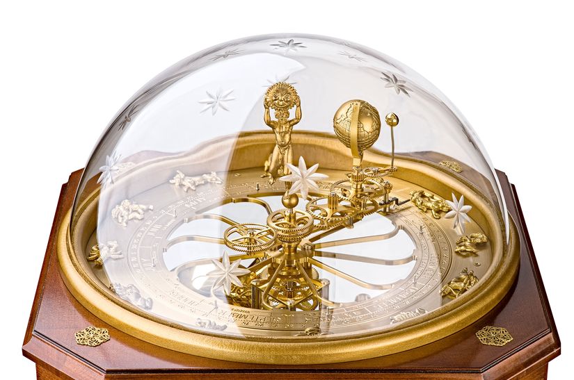 Часы Tellurium от немецкого бренда Hermle