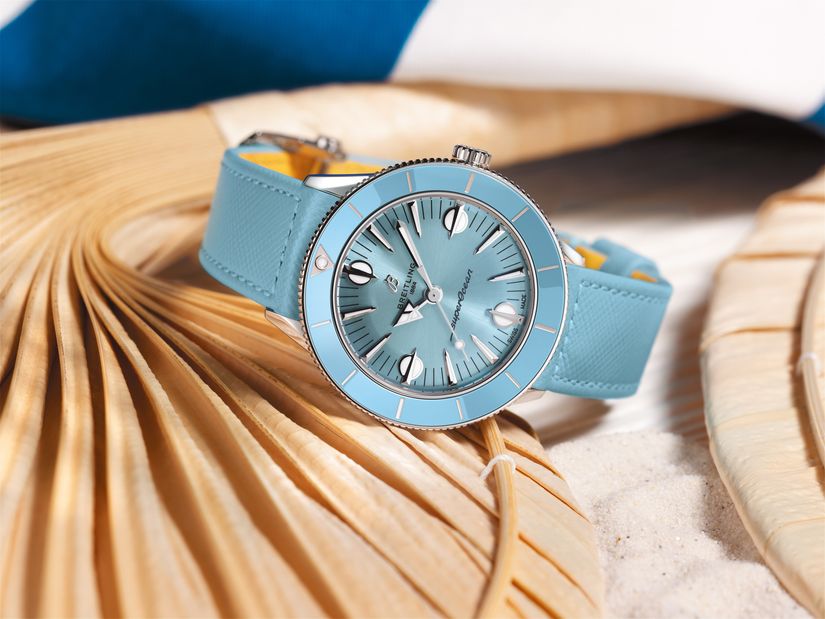 Женские часы Breitling Superocean Heritage ’57 Pastel Paradise