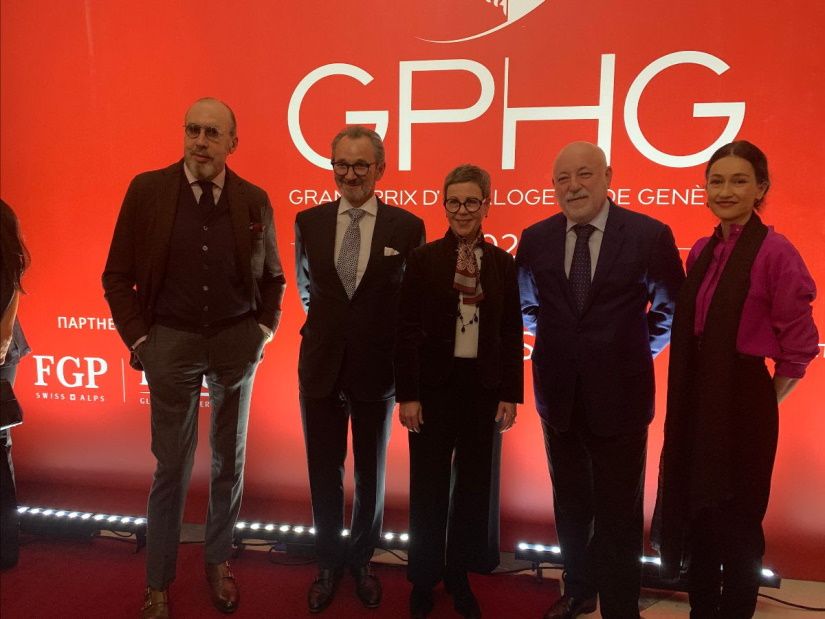 Выставка часов-номинантов на Женевский Гран-при открылась в Петербурге
