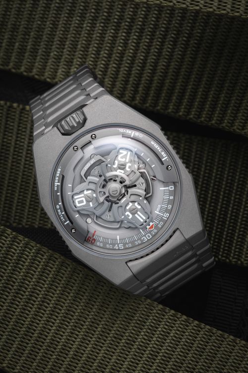 Часы Urwerk UR-100V Full Titanium Jacket