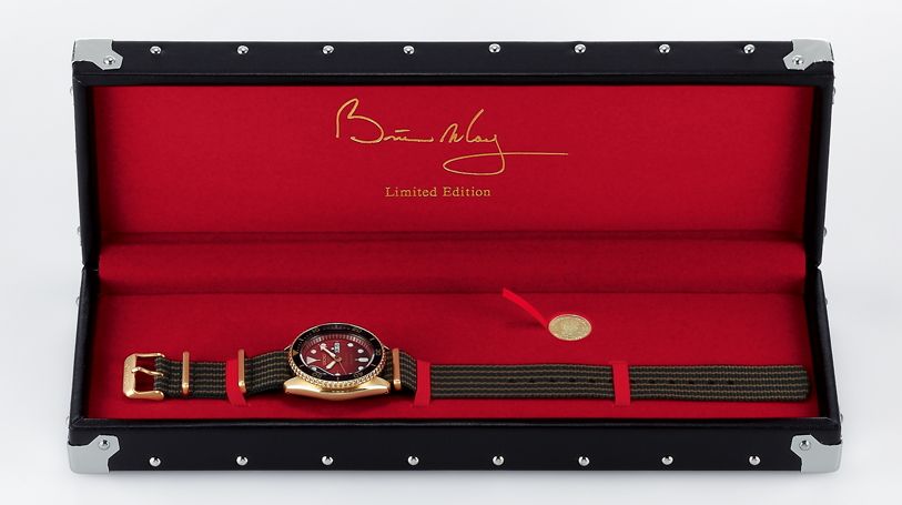 Часы Seiko 5 Sports Brian May Limited Edition коробка