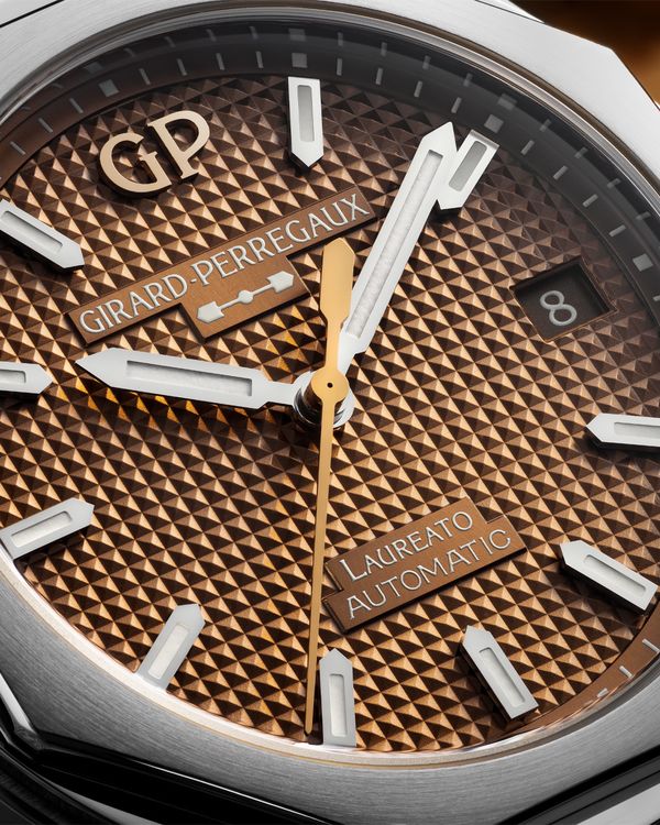 Часы Girard-Perregaux Laureato 38mm Copper