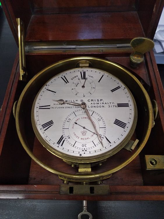 Старинные яхтенные часы William Baker Crisp 