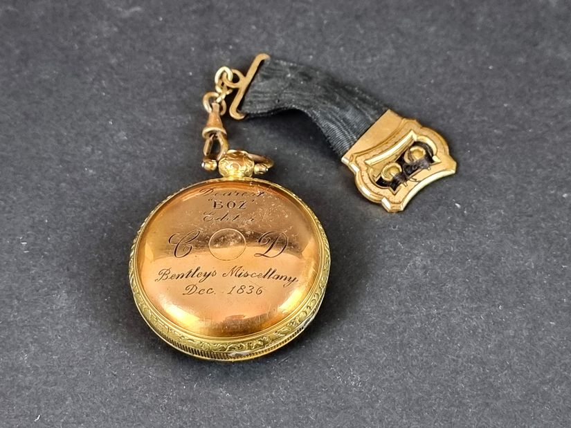 На аукцион выставили часы Чарльза Диккенса На аукцион выставили часы Чарльза Диккенса