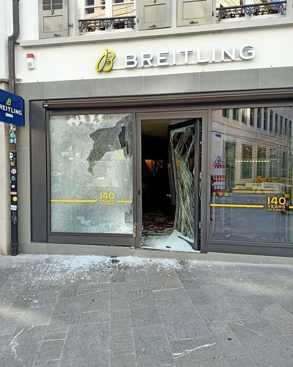 Ограблен бутик Breitling в Базеле