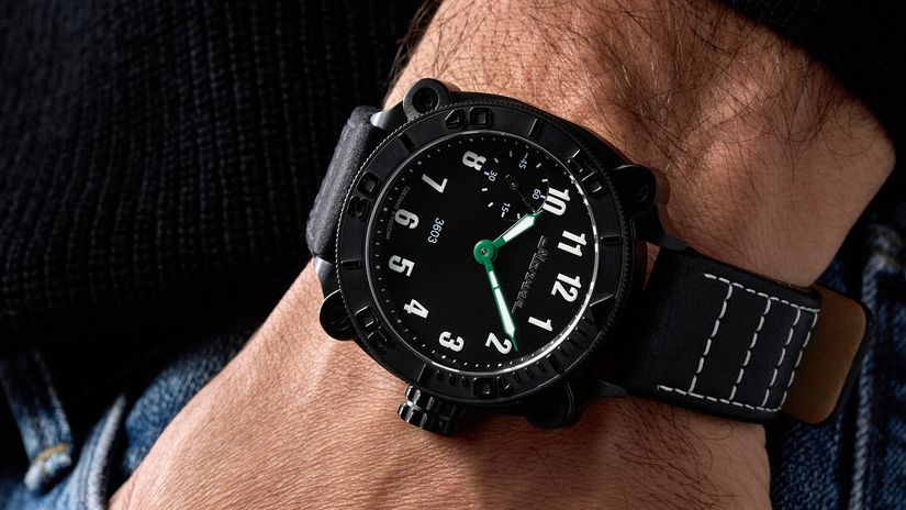 Часы Молния Танк