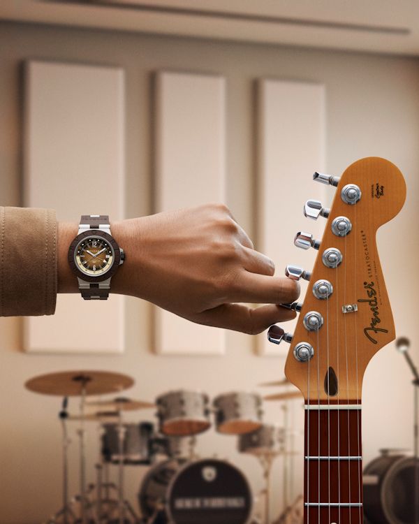 Часы Bvlgari Aluminium GMT x Fender Limited Edition Часы Bvlgari Aluminium GMT x Fender Limited Edition