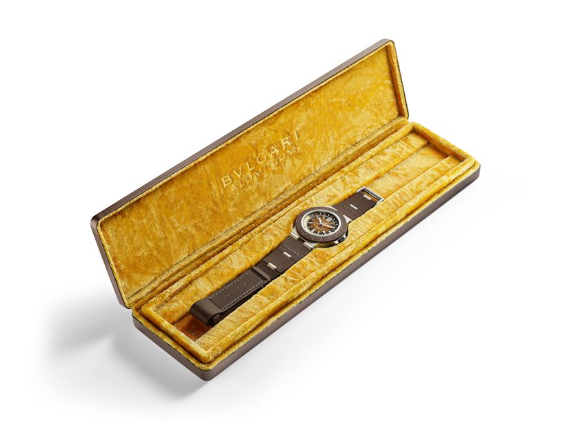 Часы Bvlgari Aluminium GMT x Fender Limited Edition Часы Bvlgari Aluminium GMT x Fender Limited Edition