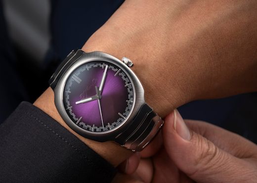 H. Moser & Cie. Streamliner Centre Seconds в варианте Purple Haze