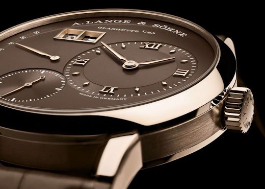 Lange 1 Daymatic теперь в корпусе Honeygold