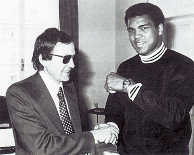 1976 - Посланником марки становится боксер Мохаммед Али, он представляет часы Certina DS Dia Master