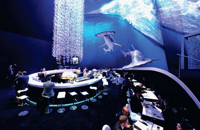 Оформление стенда IWC в честь коллекции Aquatimer было посвящено подводному миру