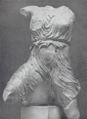 ... а также при создании статуй, украшавших его фасад: скульптор Фидий применил пропорцию 1,61