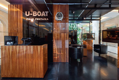 Бутик U-Boat в ТЦ «Крокус Сити Молл»
