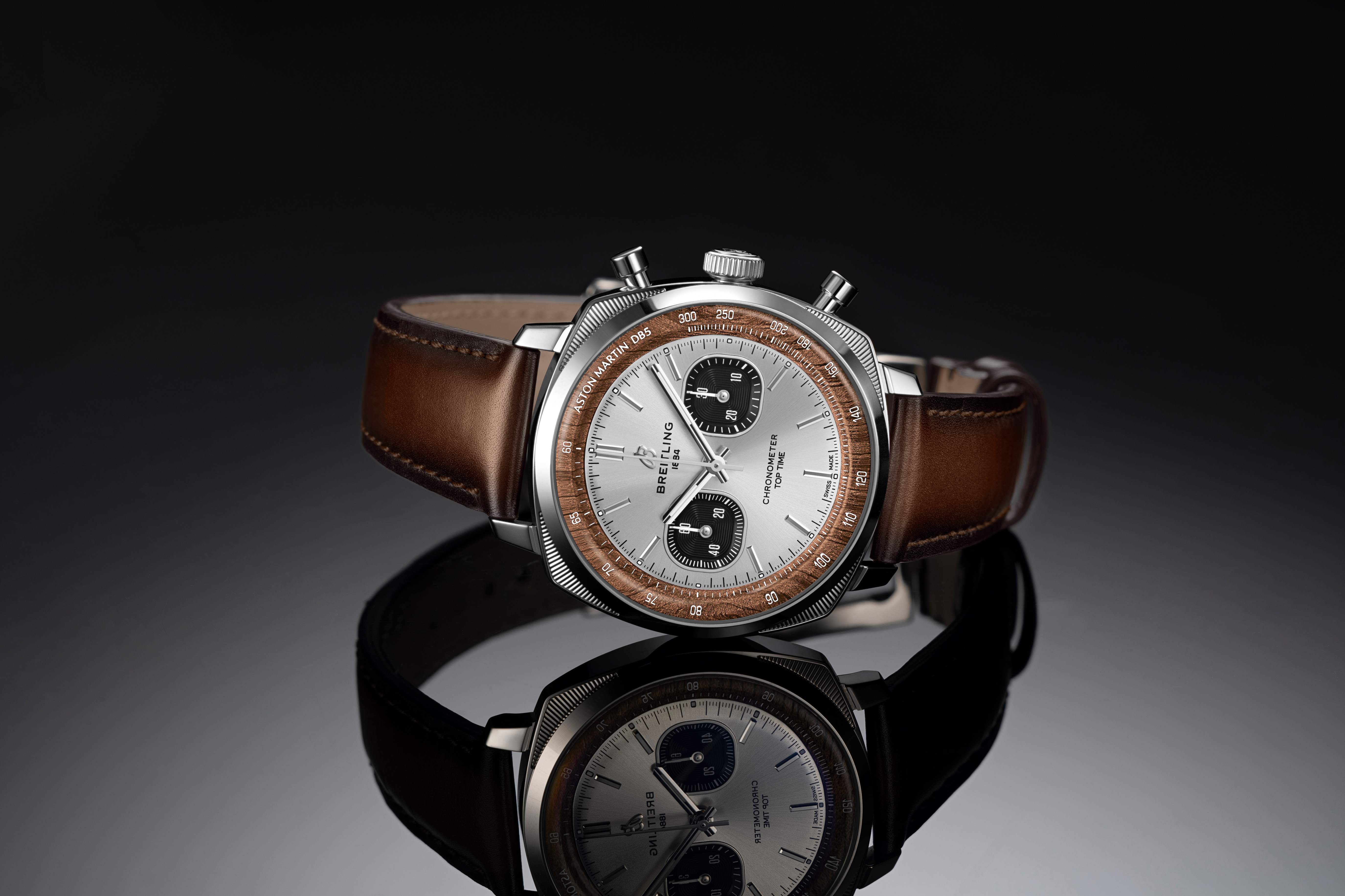 Часы Breitling Top Time B01 Chronograph 41 Tribute to Aston Martin DB5 Часы Breitling Top Time B01 Chronograph 41 Tribute to Aston Martin DB5