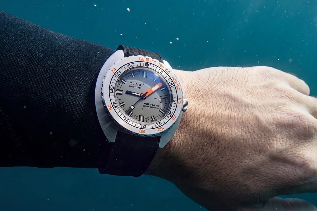 Часы Doxa SUB 300 Ti5 Clive Cussler Часы Doxa SUB 300 Ti5 Clive Cussler
