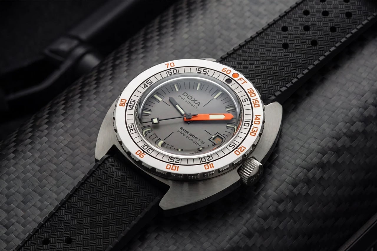 Часы Doxa SUB 300 Ti5 Clive Cussler Часы Doxa SUB 300 Ti5 Clive Cussler