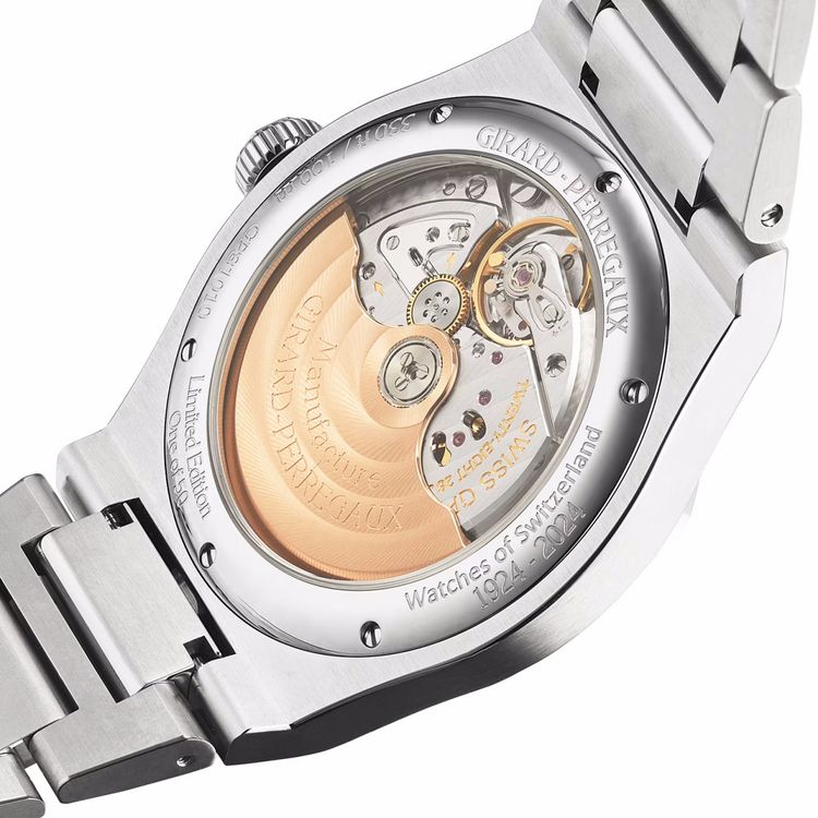 часы Girard Perregaux Laureato Centenary 42mm