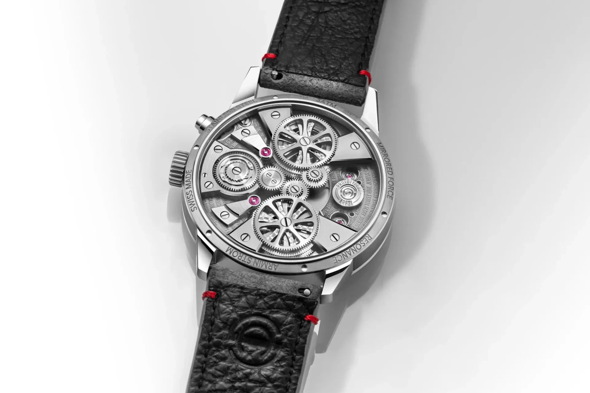 Mirrored Force Resonance Red от Armin Strom Mirrored Force Resonance Red от Armin Strom